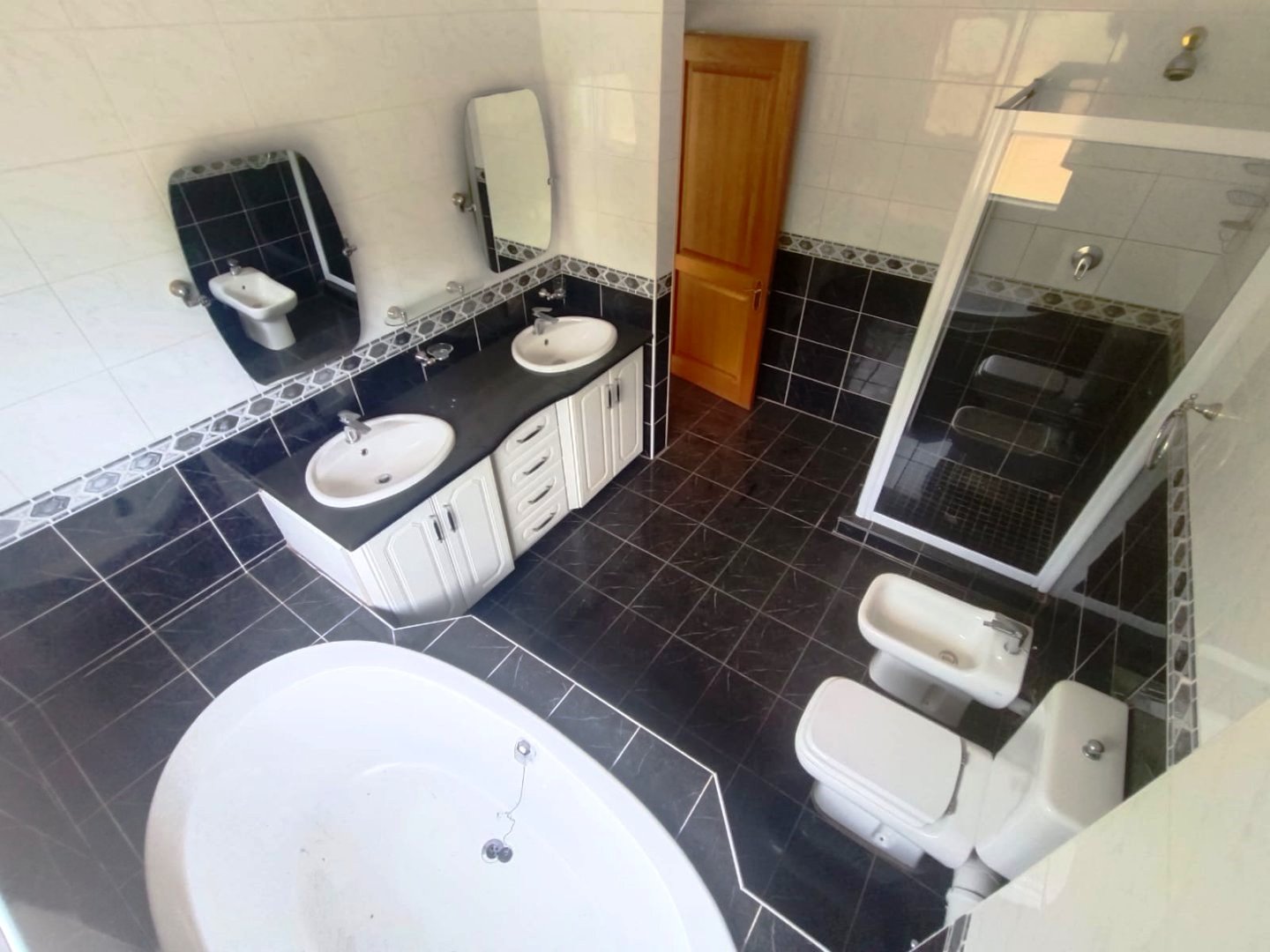 Six bedroom house for sale in Montana Park
