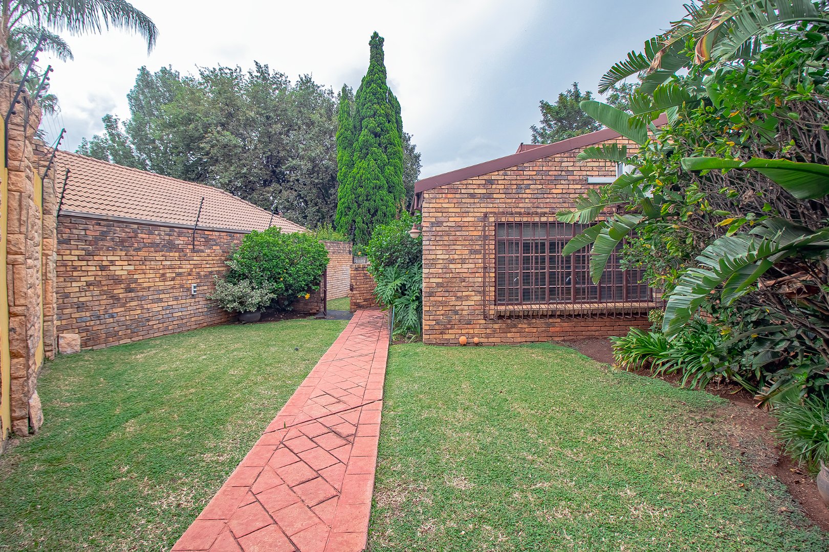 Three bedroom house for sale in Doornpoort