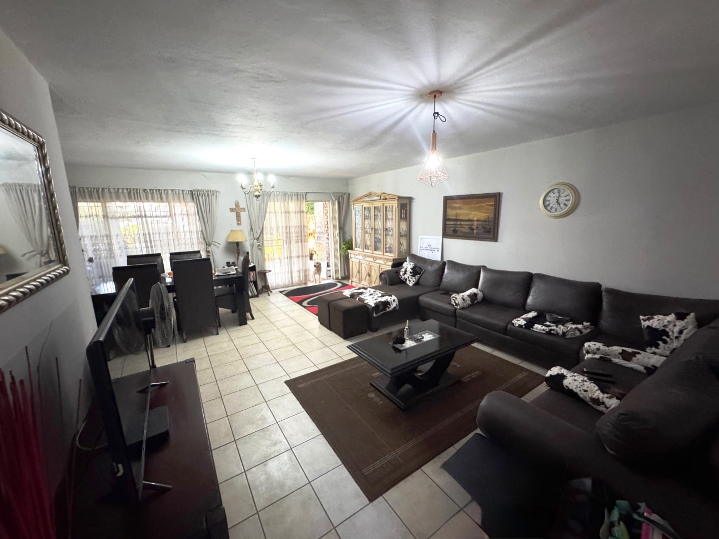 Very large three bedroom for sale in Wonderoom