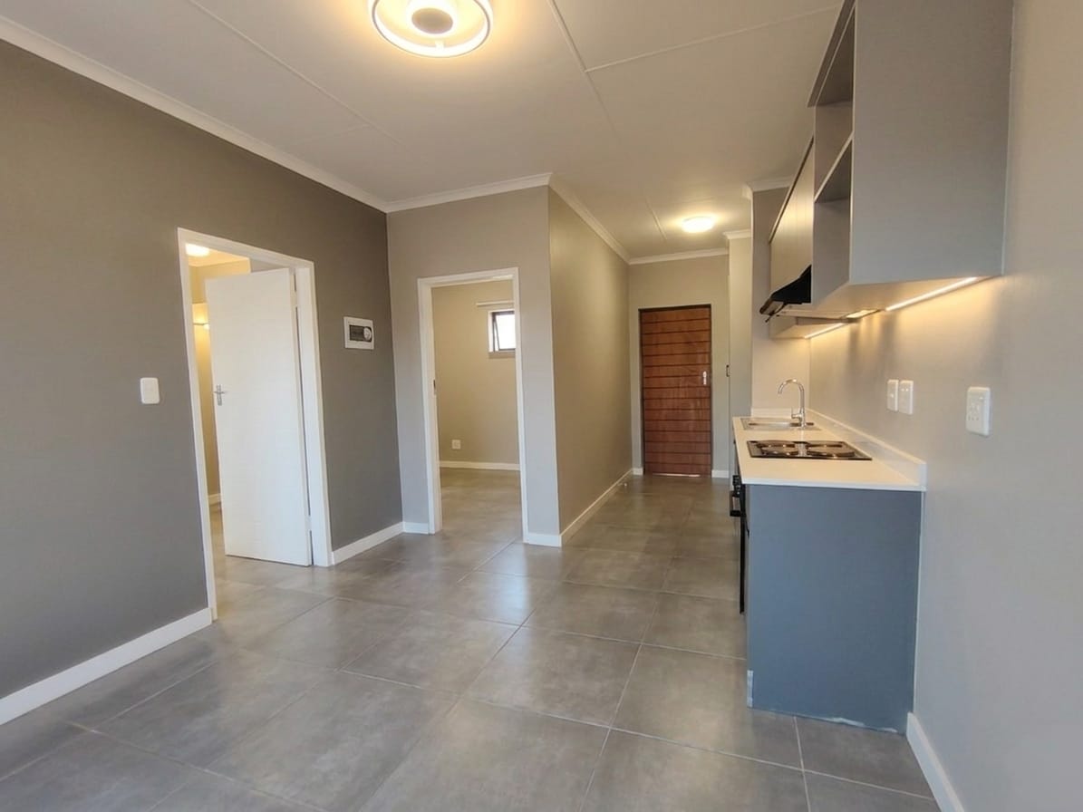 Upmarket one bedroom for sale in Sinoville