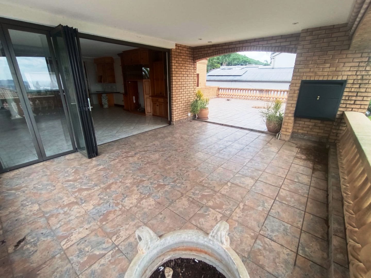 Six bedroom house for sale in Montana Park