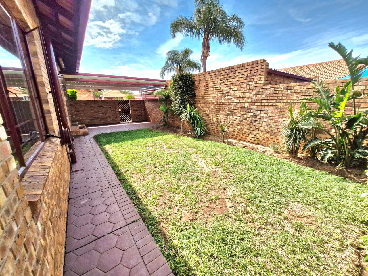 Nice three bedroom for sale in Magalieskruin