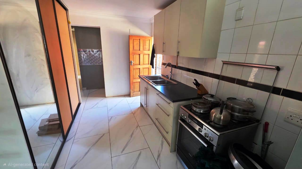 Two houses six bedrooms for sale in Doornpoort