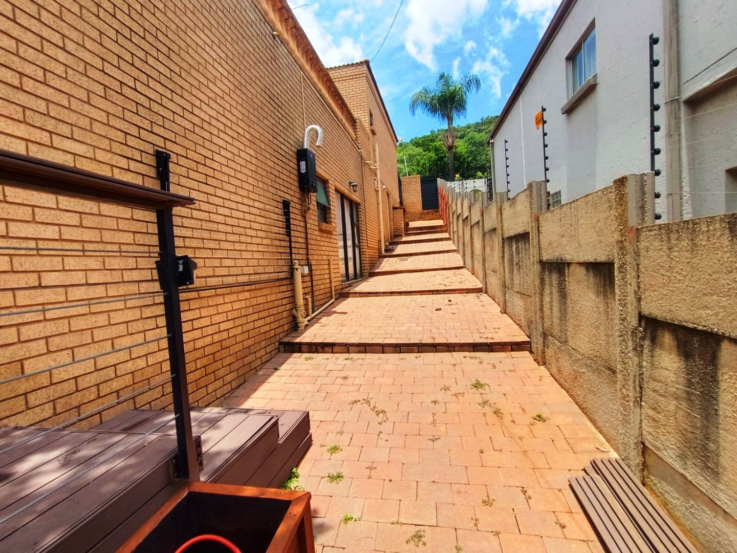 Six bedroom house for sale in Montana Park