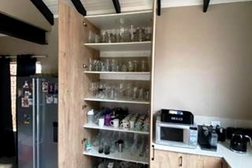 Neat four bedroom for sale in Magalieskruin