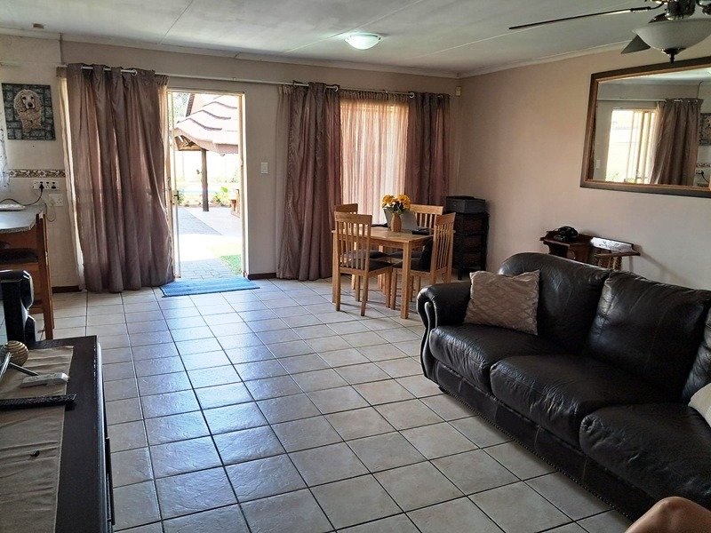 Lovely three bedroom for sale in Montana Park