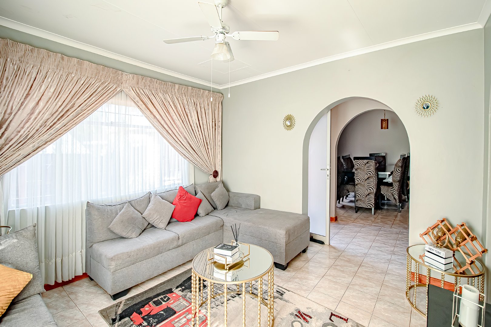 Large four bedroom house for sale in Sinoville