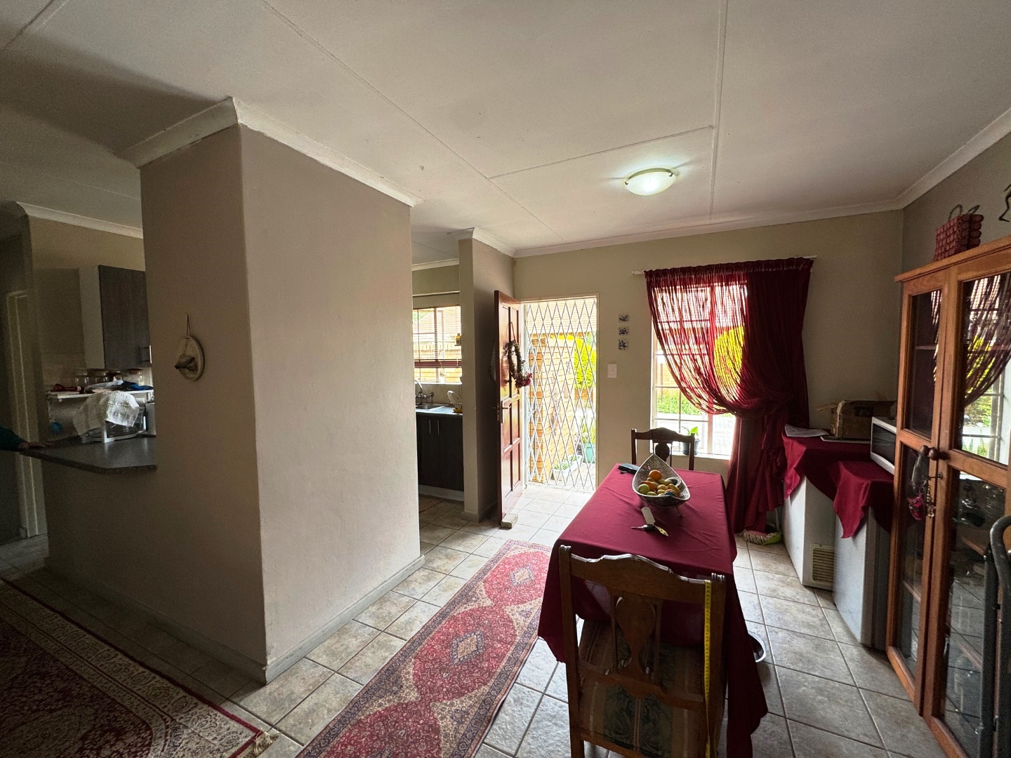 Beautiful two bedroom for sale in Sinoville