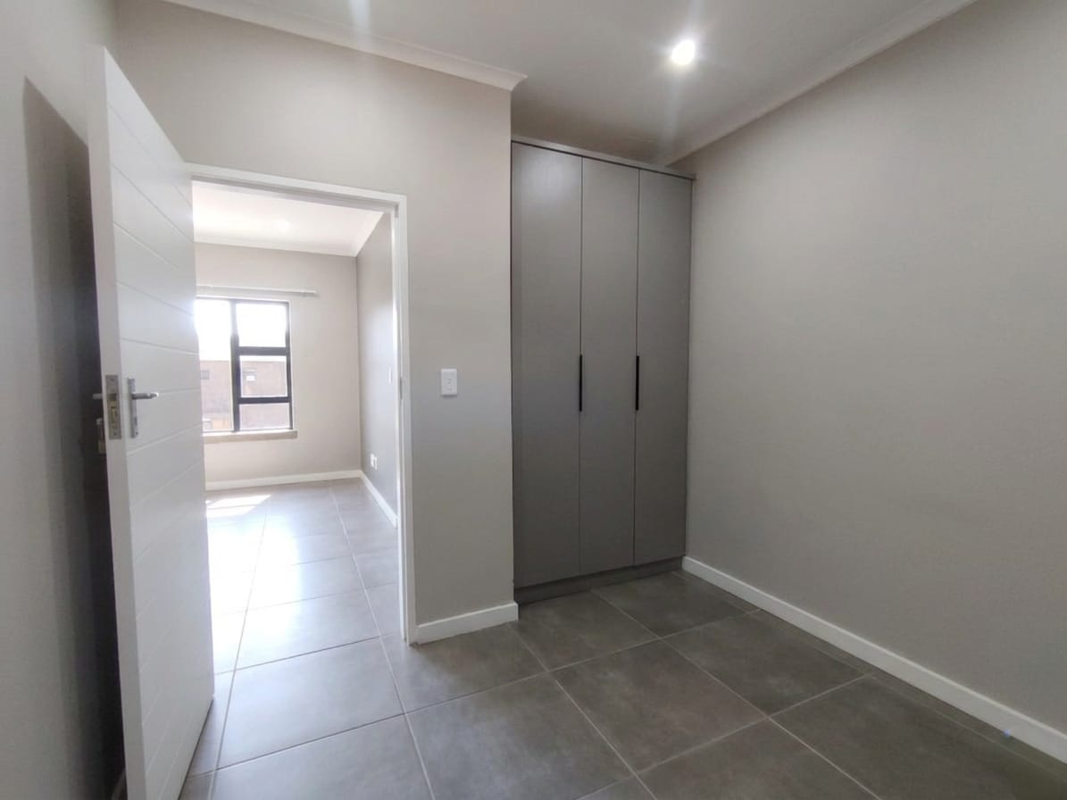 Upmarket one bedroom for sale in Sinoville