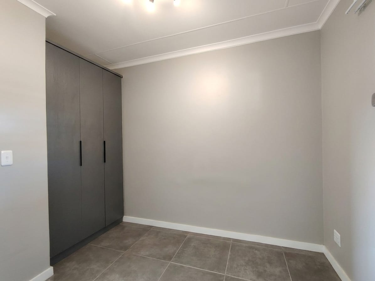 Upmarket one bedroom for sale in Sinoville