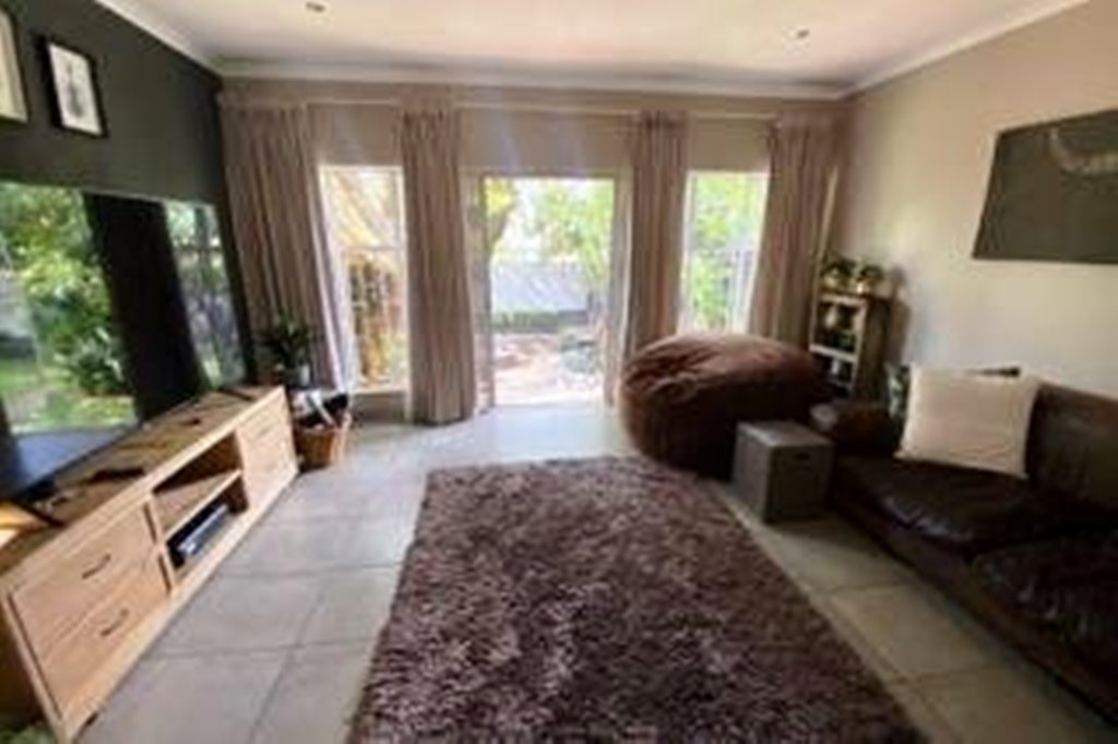 Neat four bedroom for sale in Magalieskruin