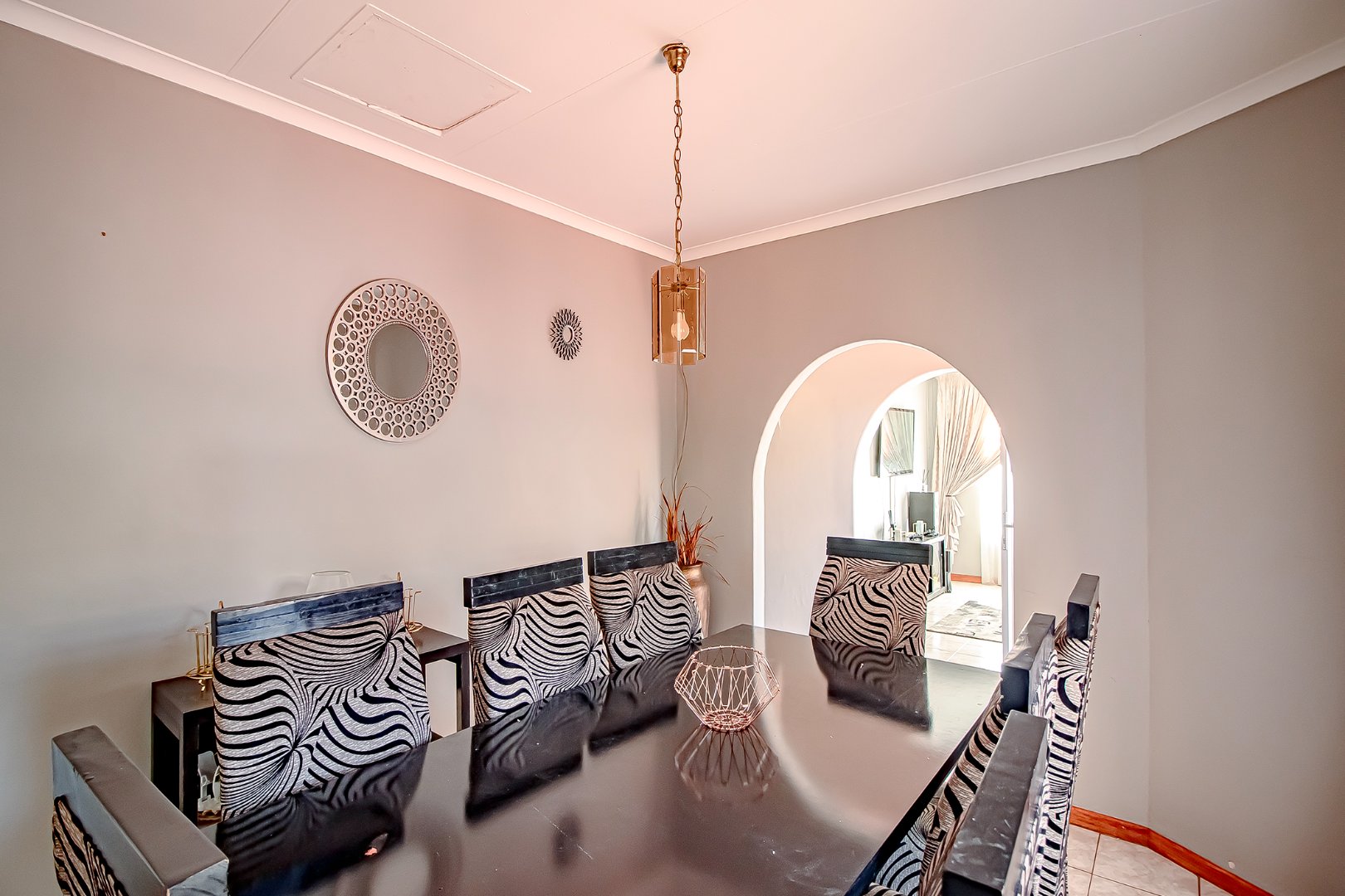 Large four bedroom house for sale in Sinoville