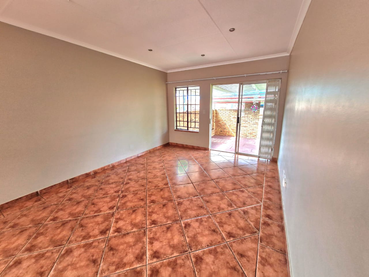 Nice three bedroom for sale in Magalieskruin