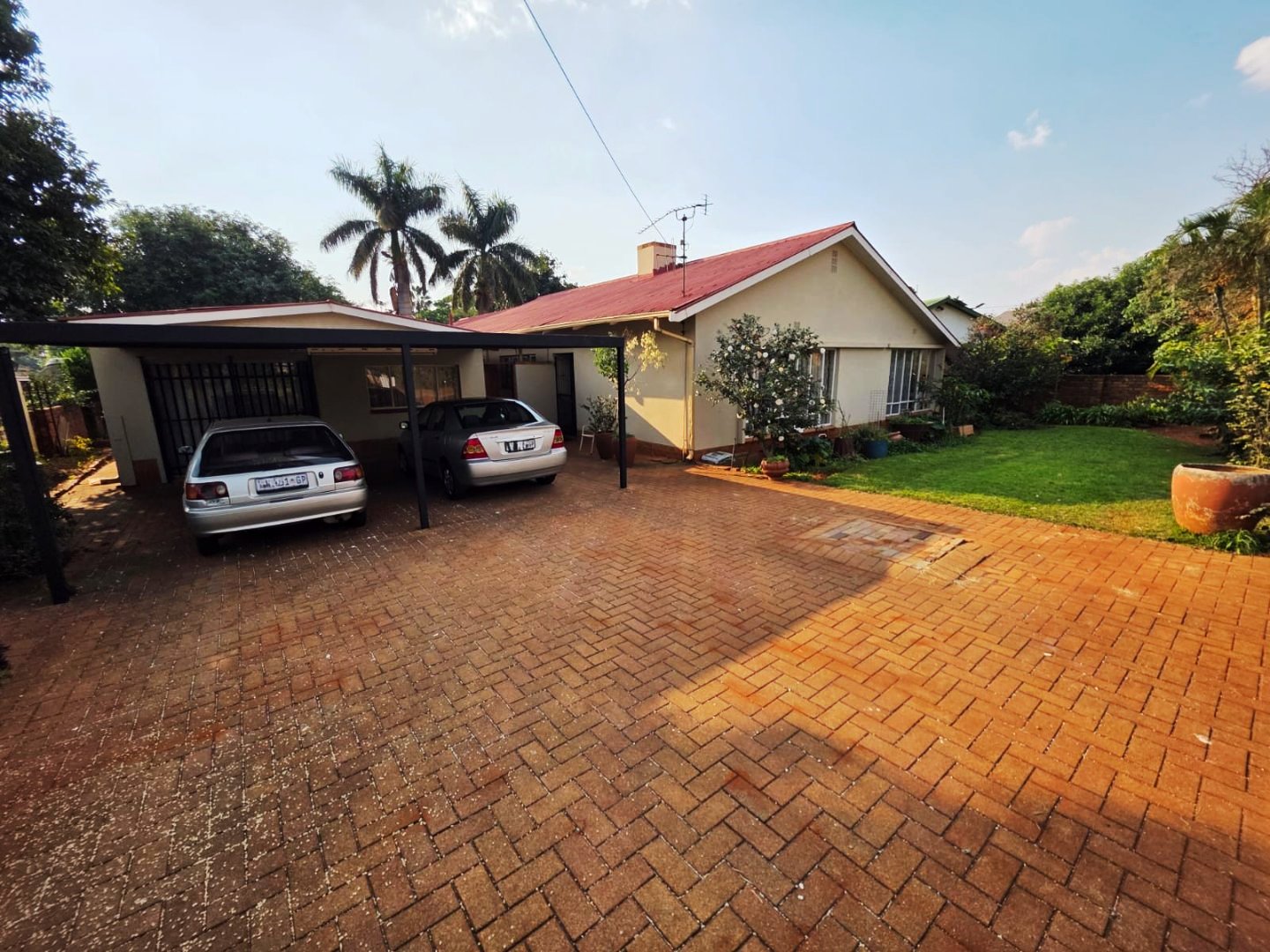 Four bed with granny flat for sale in Annlin