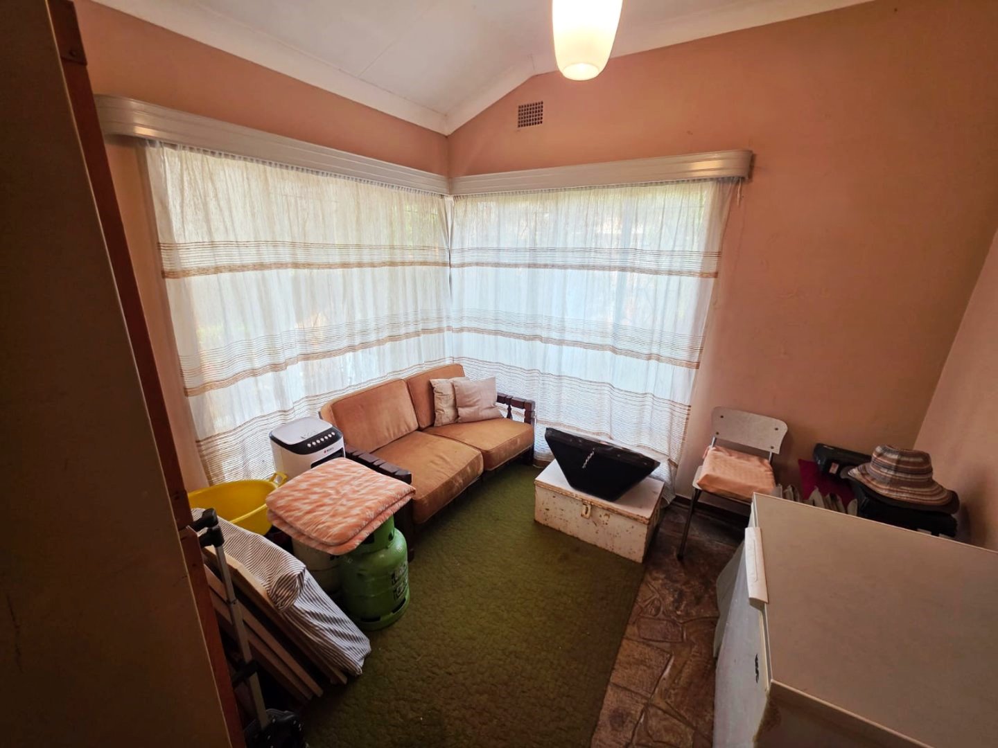 Four bed with granny flat for sale in Annlin