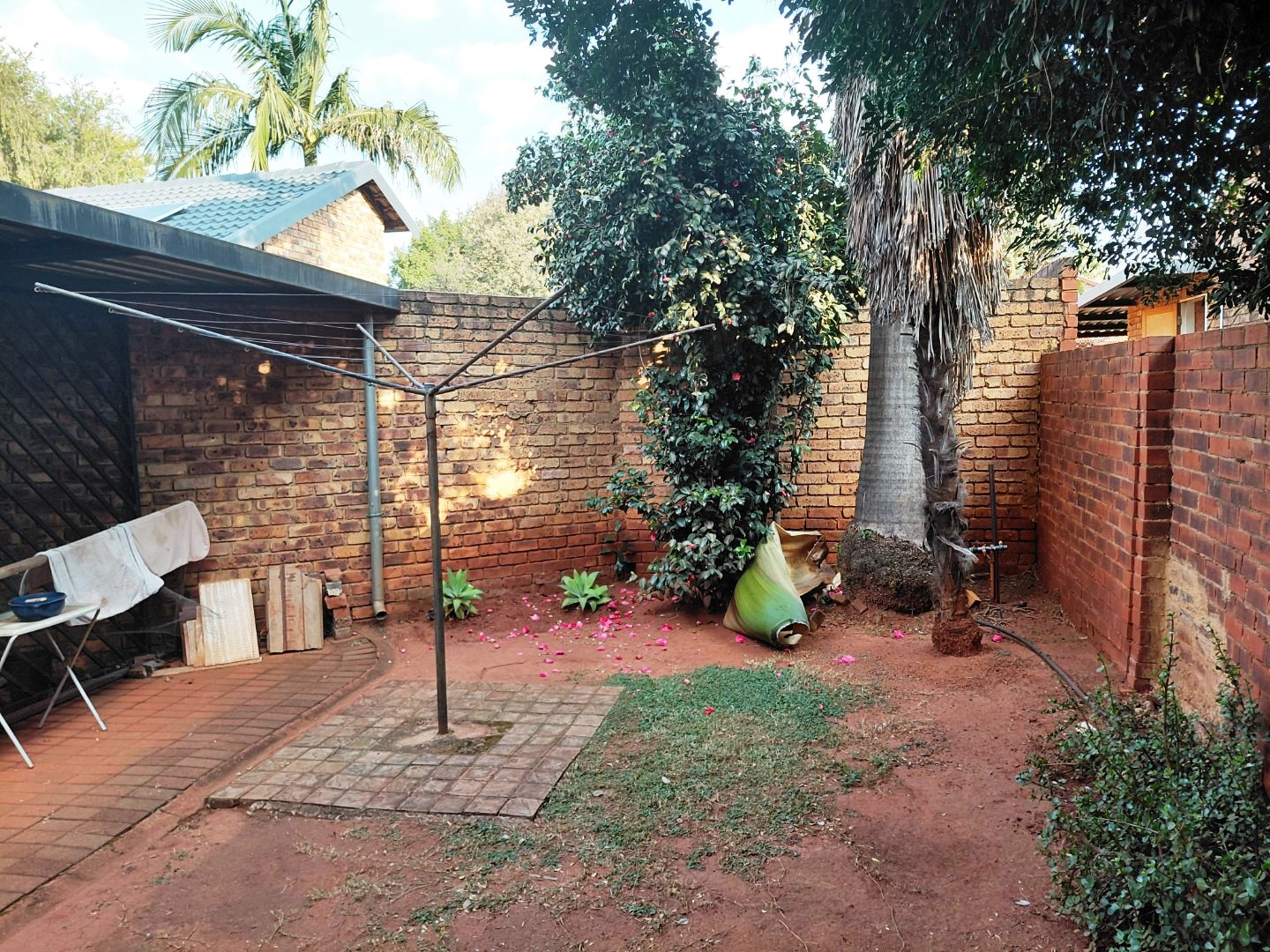 Two bedroom house for sale in old Doornpoort