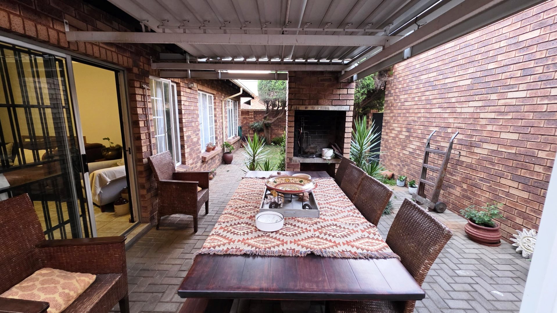 Lovely three bedroom for sale in Magalieskruin
