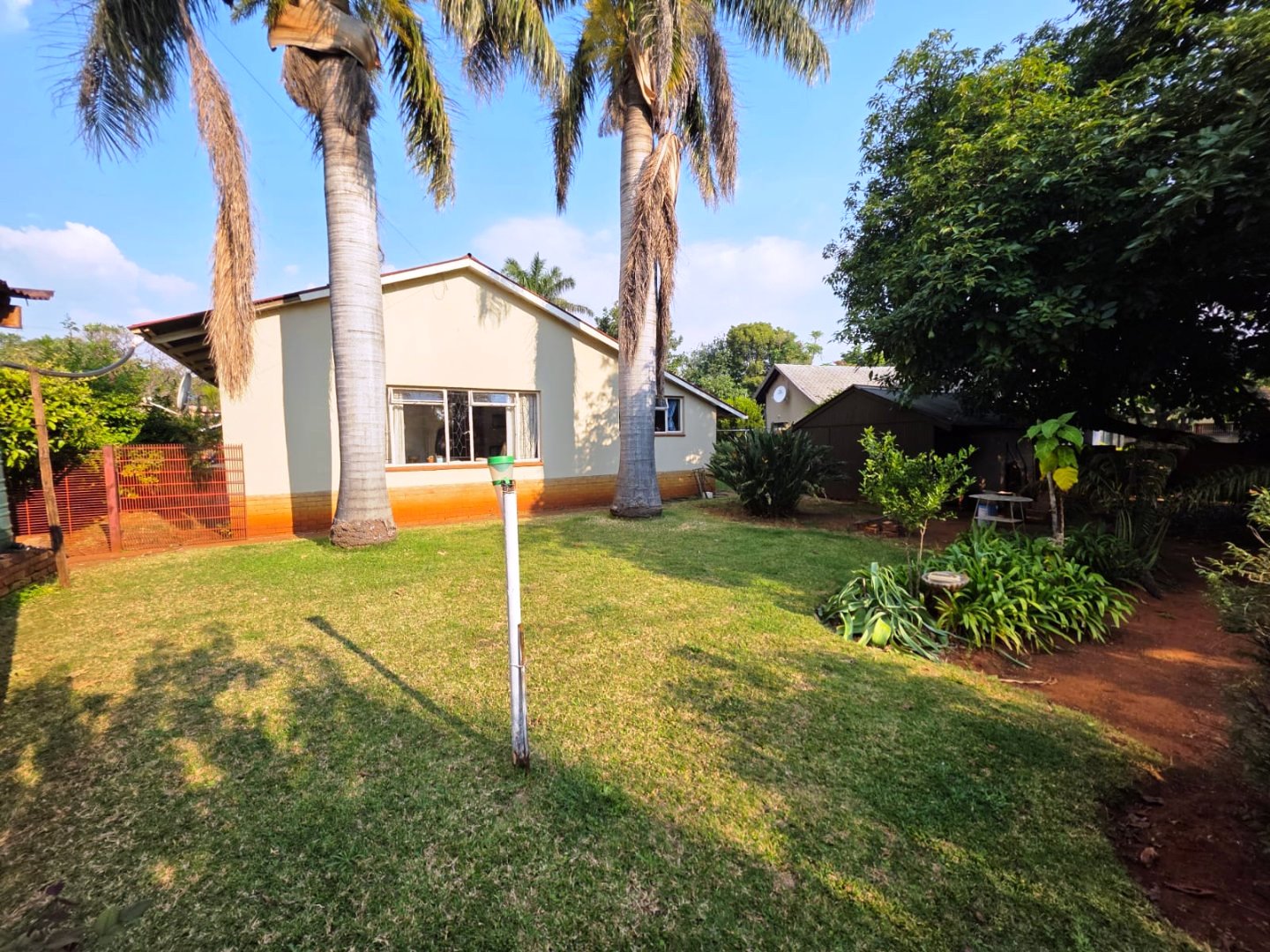 Four bed with granny flat for sale in Annlin