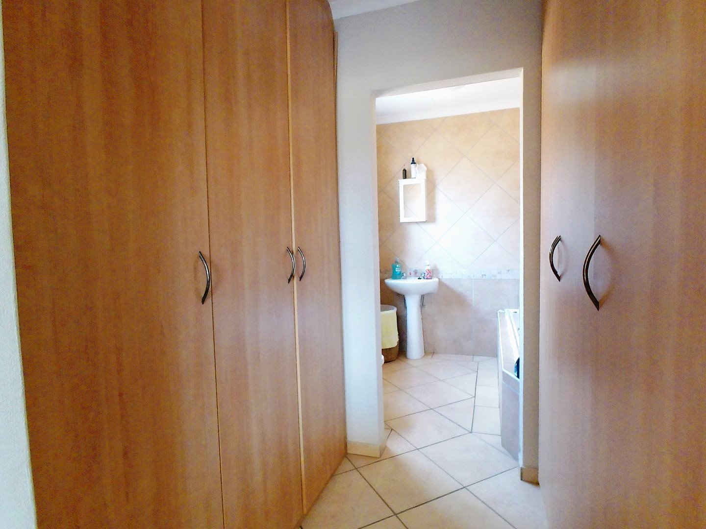 Three bed full title for sale in Theresapark