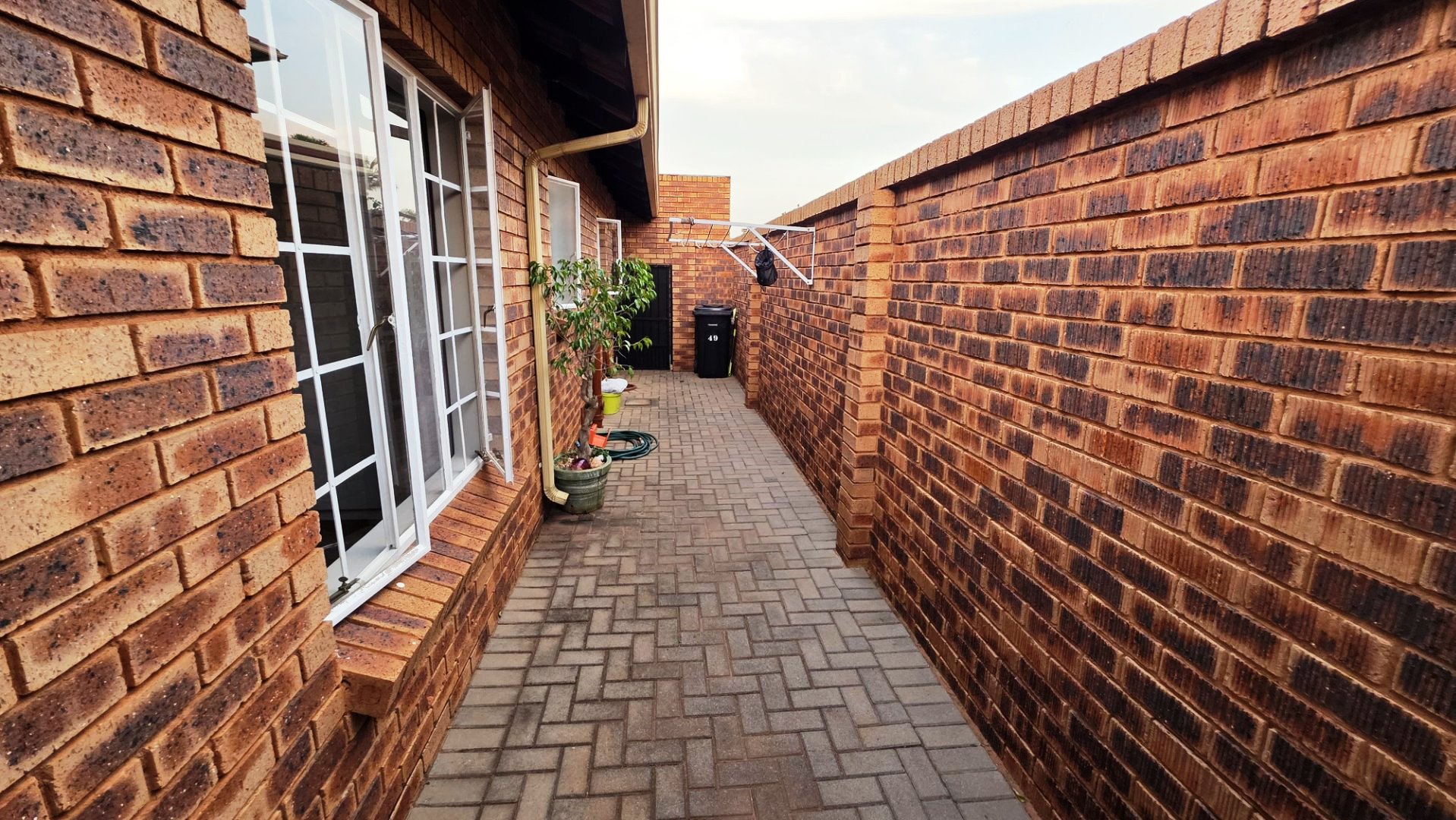 Lovely three bedroom for sale in Magalieskruin