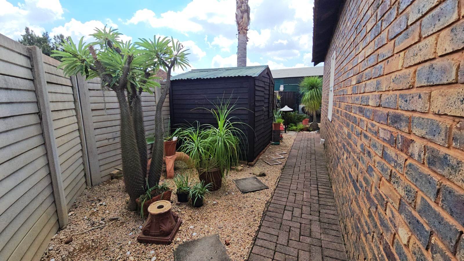 Beautiful two bedroom for sale in Andeon