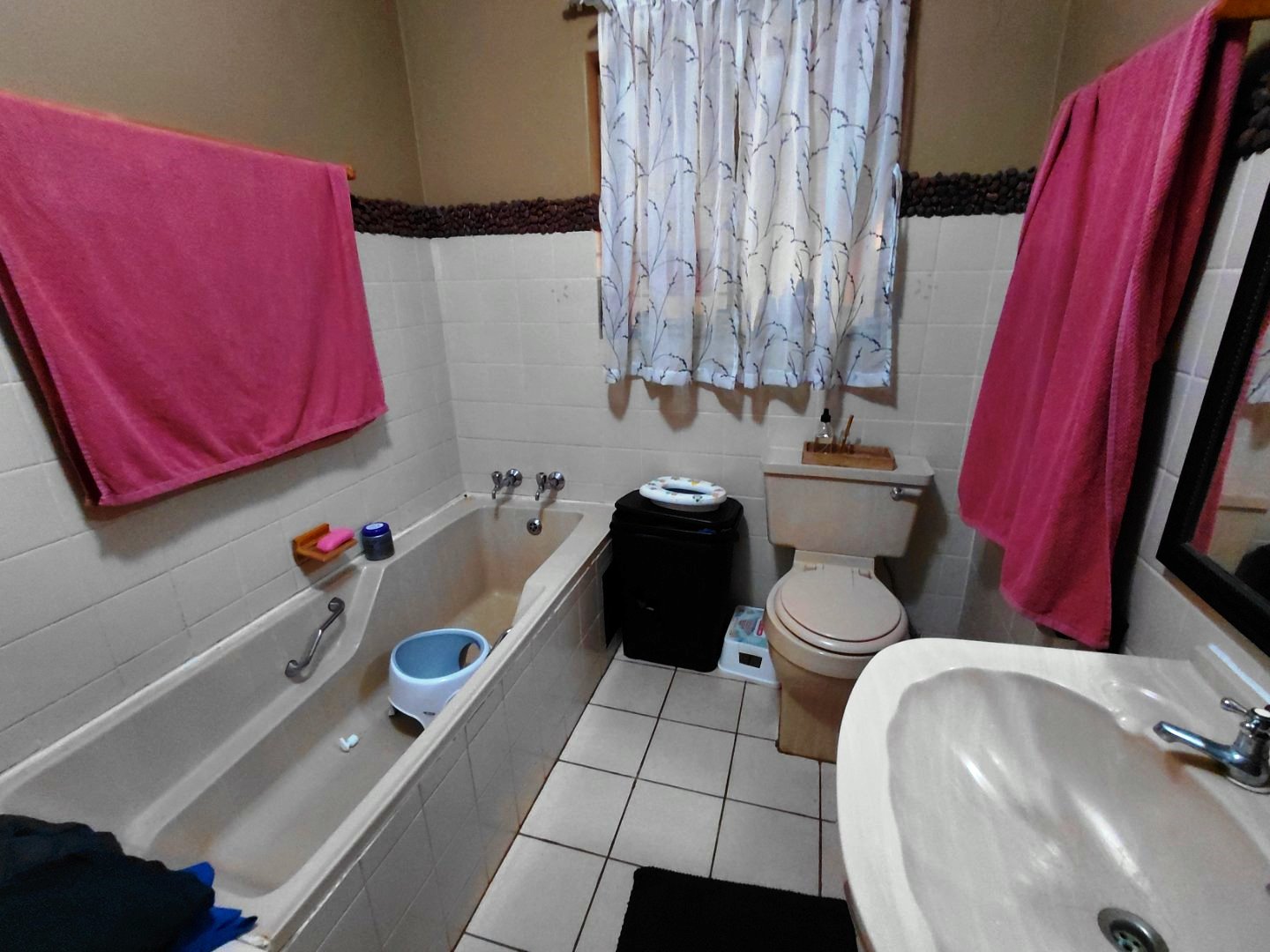 Two bedroom house for sale in old Doornpoort