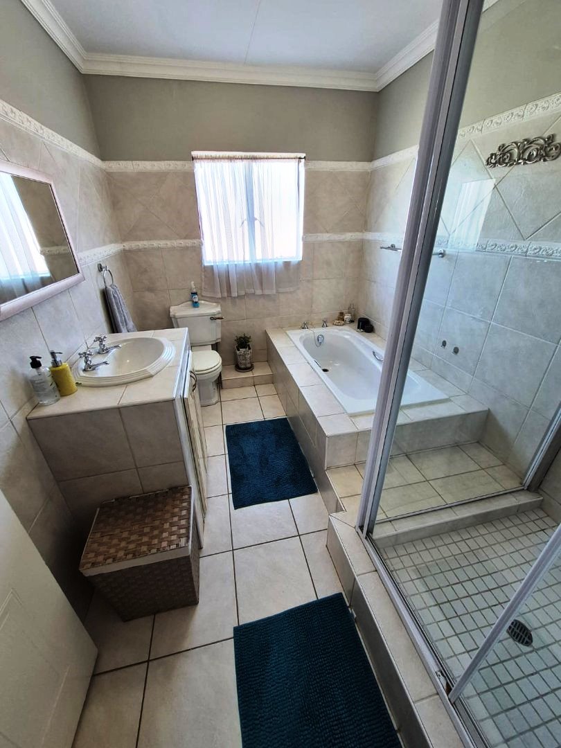 Four bedroom in Montana Tuine estate for sale