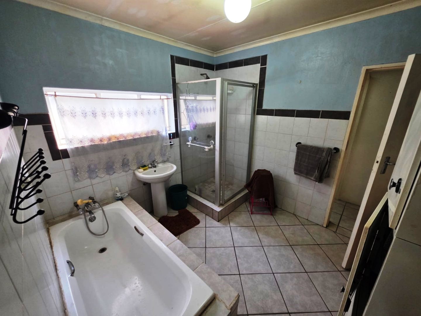 Four bed with granny flat for sale in Annlin