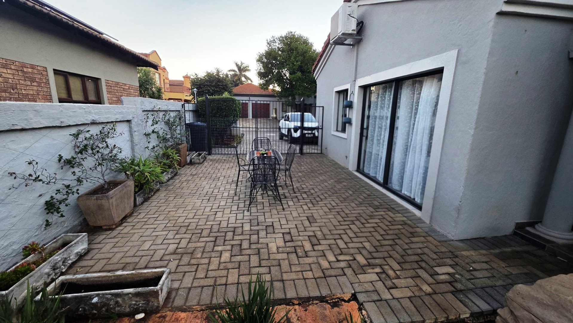Four bedroom in Montana Tuine estate for sale