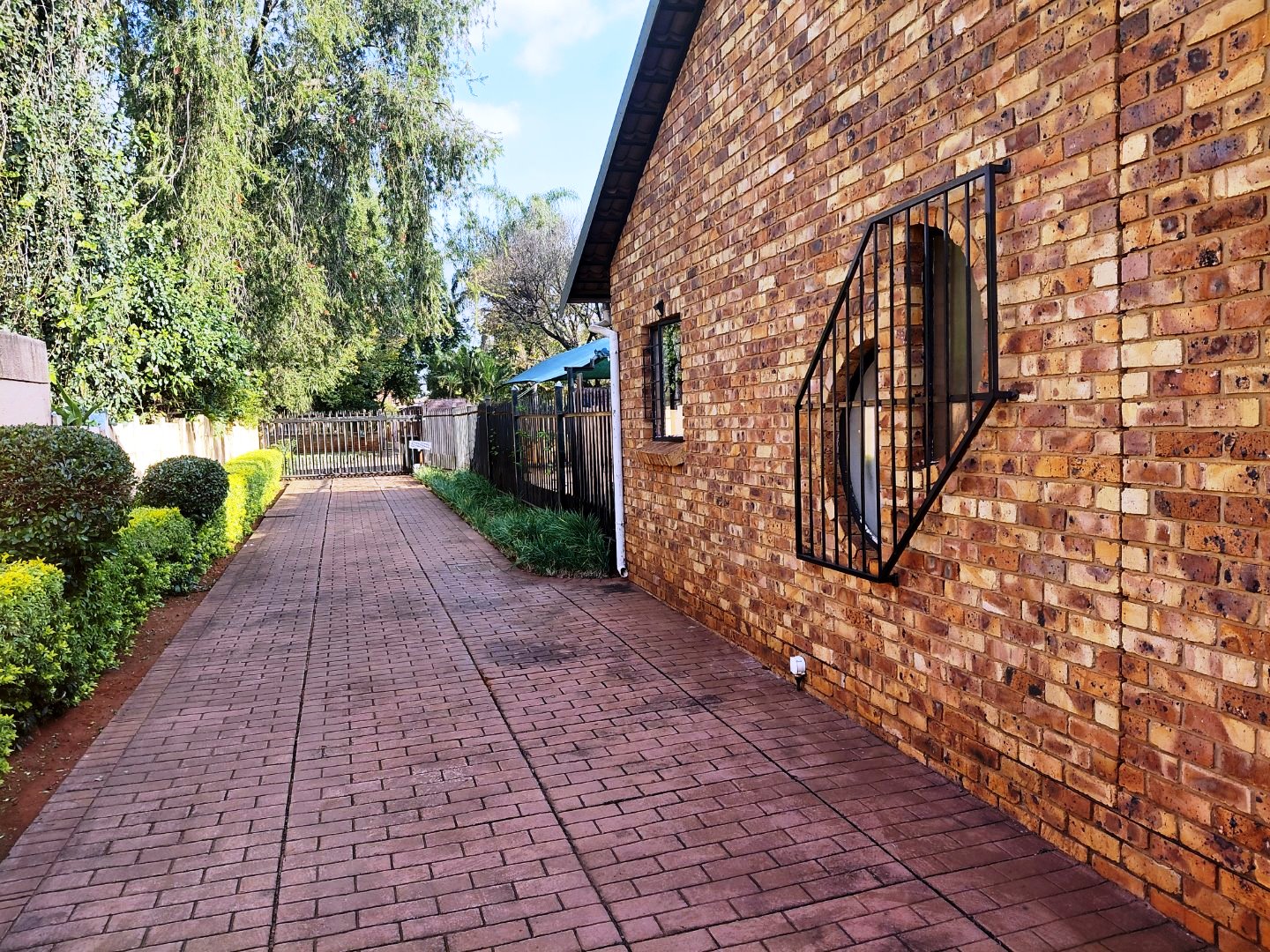 Two bedroom house for sale in old Doornpoort