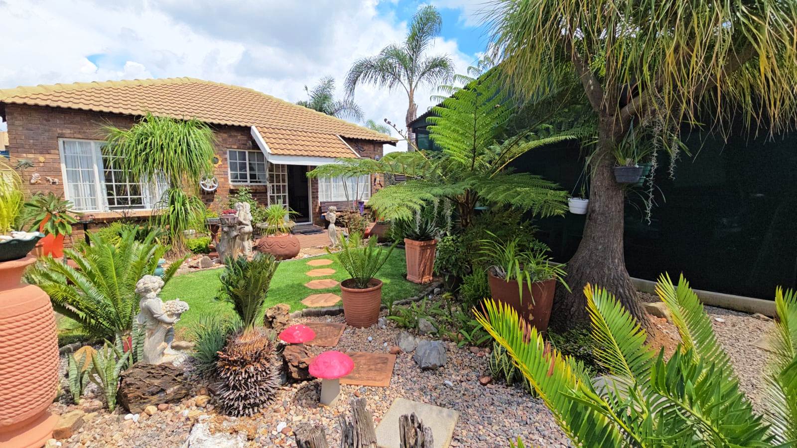 Beautiful two bedroom for sale in Andeon