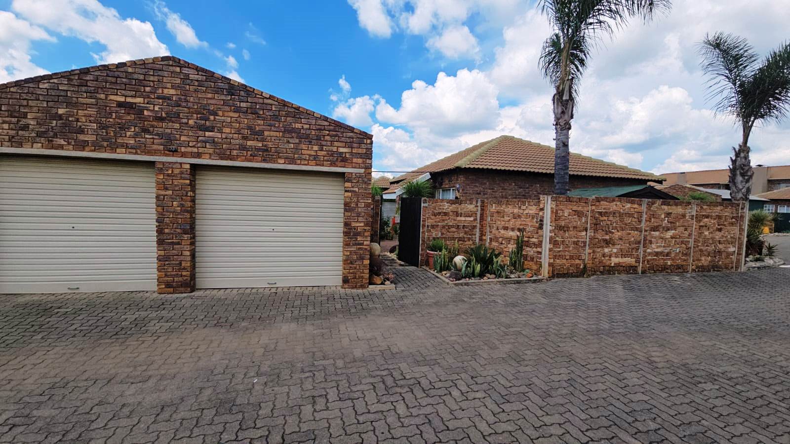 Beautiful two bedroom for sale in Andeon