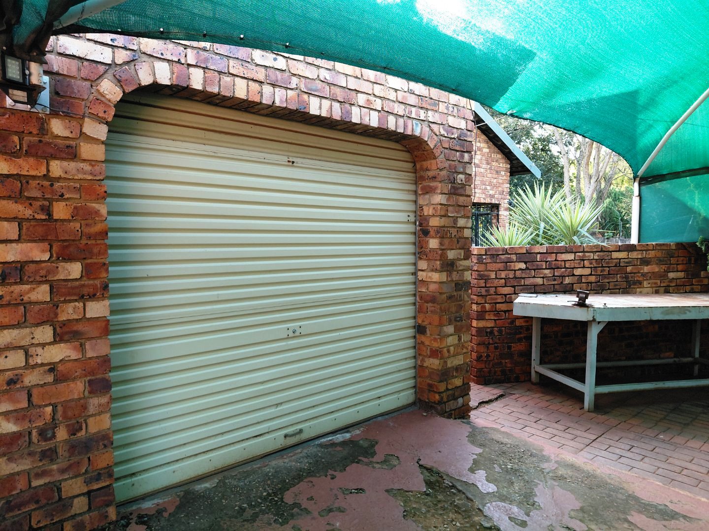 Two bedroom house for sale in old Doornpoort
