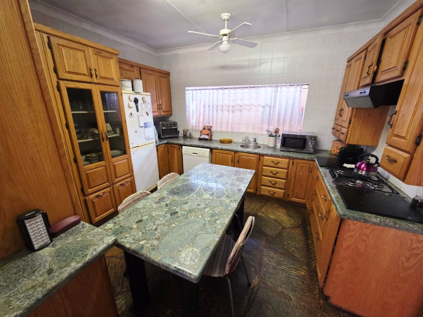 Four bed with granny flat for sale in Annlin